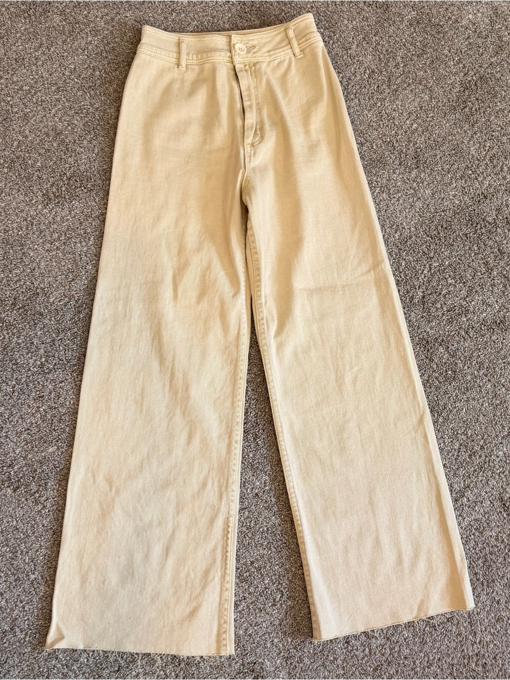 NWOT Wide-Leg Cream Women's Pants with High-Rise Waist